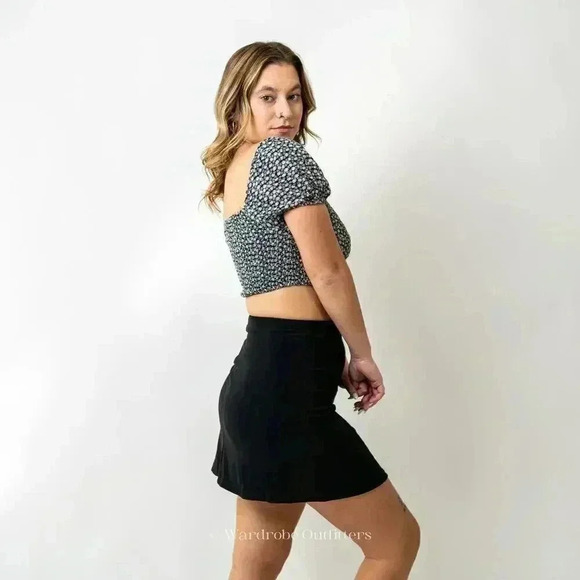 Low Cut Halter Cropped Peasant Blouse - Picture 8 of 10